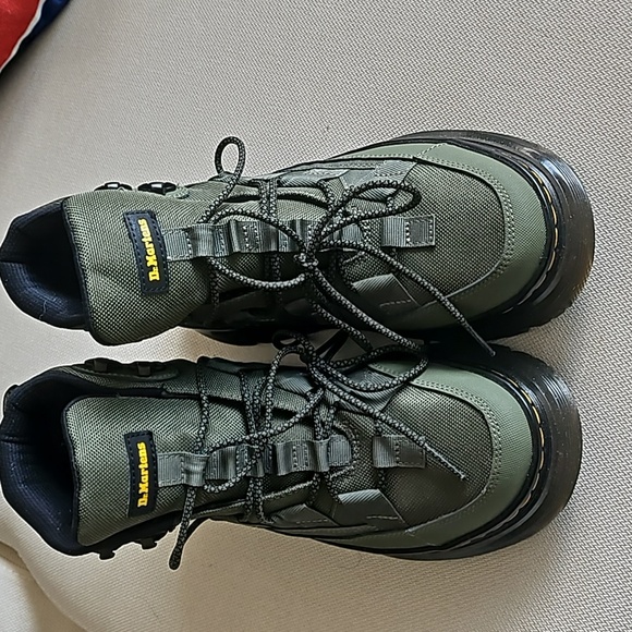 DR MARTENS UNISEX BOURY BOOTS NWOT SIZE Mens 7/ women 8 - Picture 2 of 12